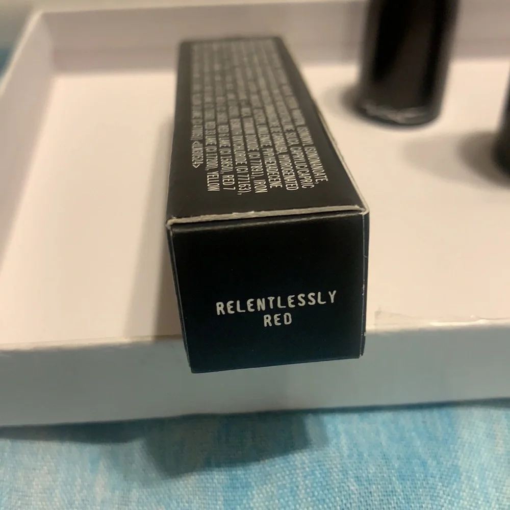 MAC LIPSTICK, RETRO MATTE RELENTLESSLY RED, A65